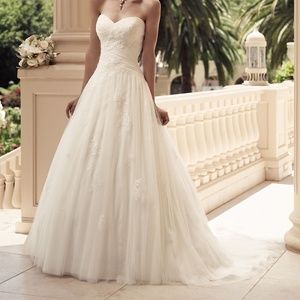 Casablanca Wedding Dress (& Matching Veil)